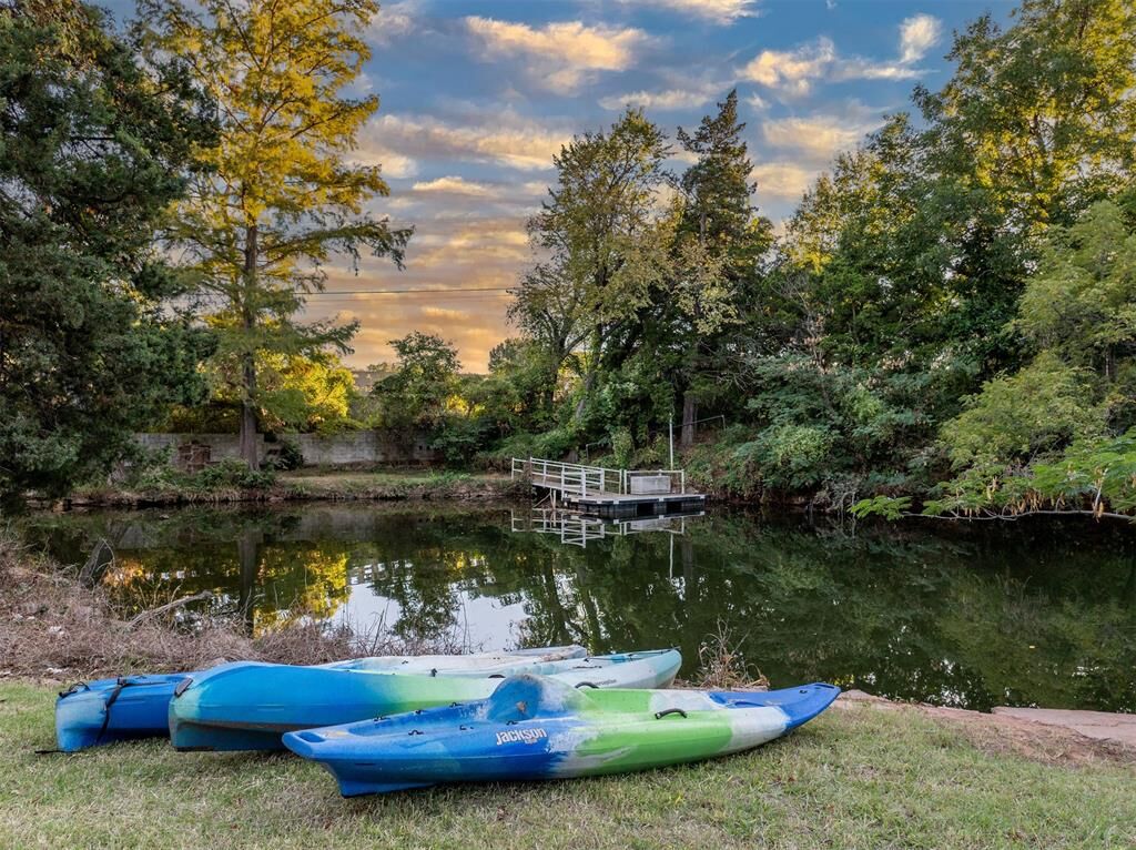 Property Photo: 9405 Silver Lake Drive OK 73162