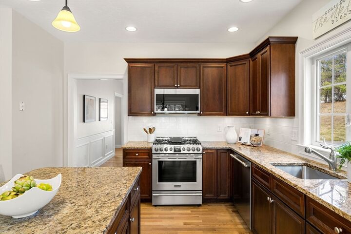 Property Photo:  21 Magnolia Ln 21  MA 01450 