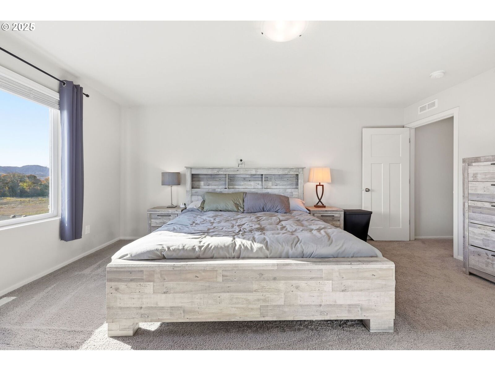 Property Photo: 1316 19th Pl OR 97116