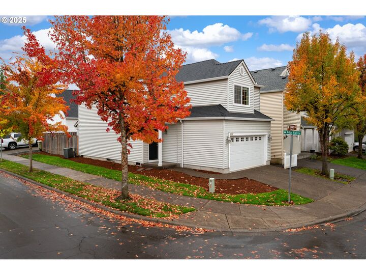 Property Photo: 42002 NW Elmhurst Ct OR 97106