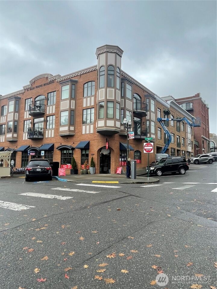 Property Photo: 1101 McKenzie Avenue 206 WA 98225