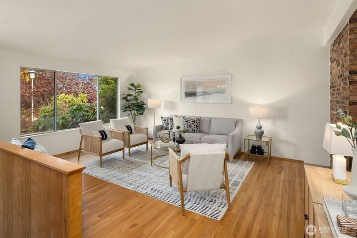 Property Photo: 6037 NE 61st Street WA 98115