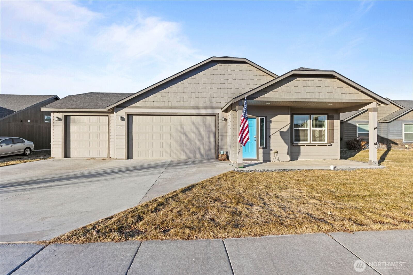 MLS#2451881: 1336 E Egeland Drive, Moses Lake, WA 99156
