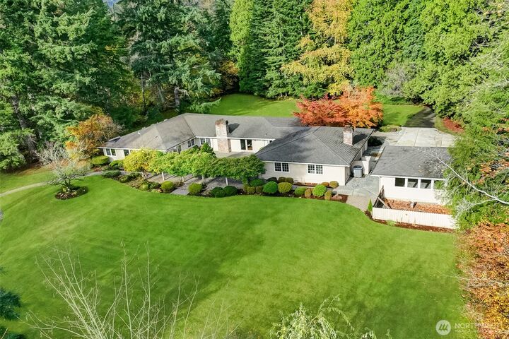 Property Photo: 19121 NE 127th Street WA 98052