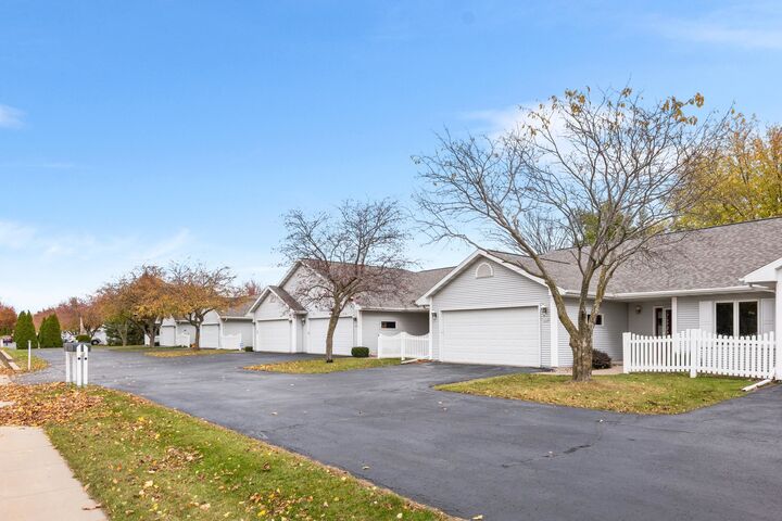 Property Photo:  1568 S Oakwood Road  WI 54904-8157 