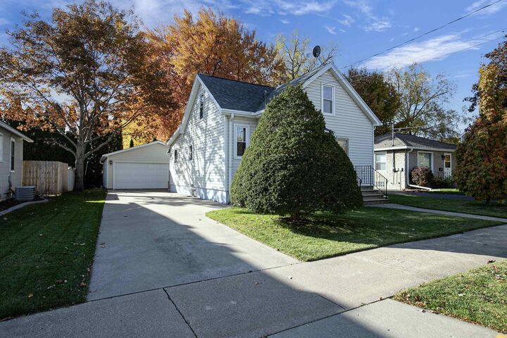 Property Photo:  617 8th Street  WI 54952 