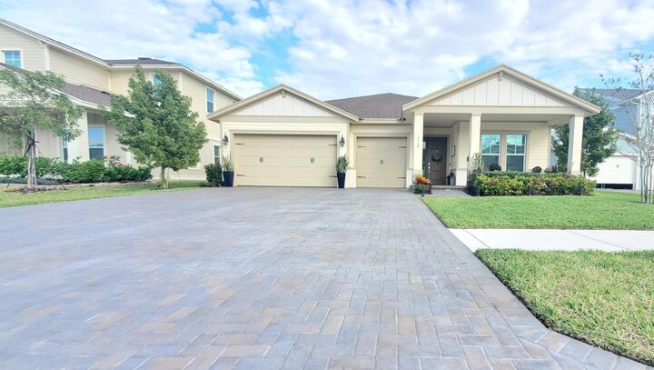 Property Photo:  1118 Arrowhead Point Road  FL 33470 