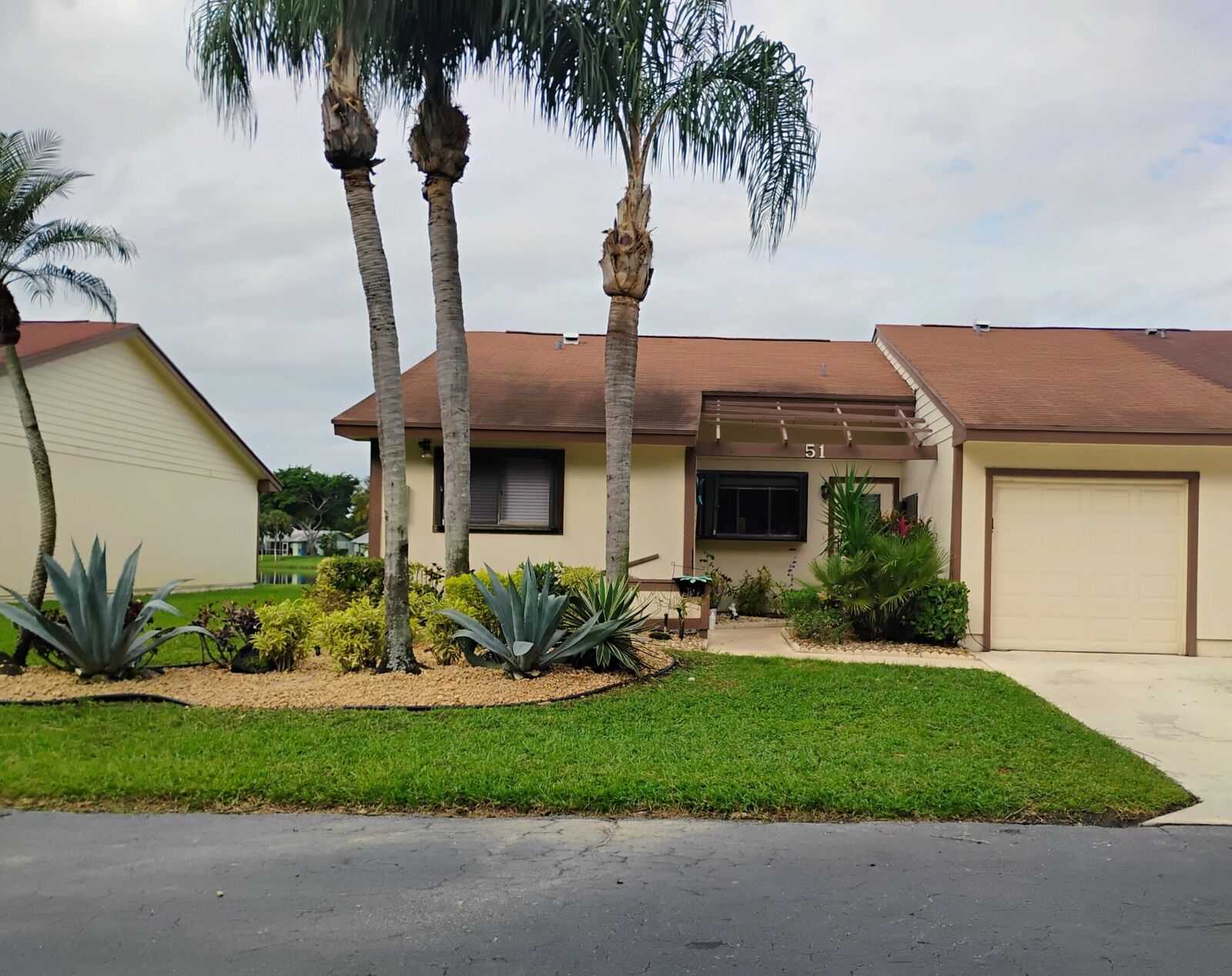 Property Photo:  51 Mayfair Lane  FL 33426 