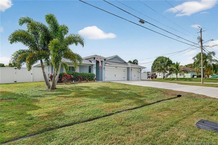 Property Photo: 2502 SW Dalpina Road FL 34953