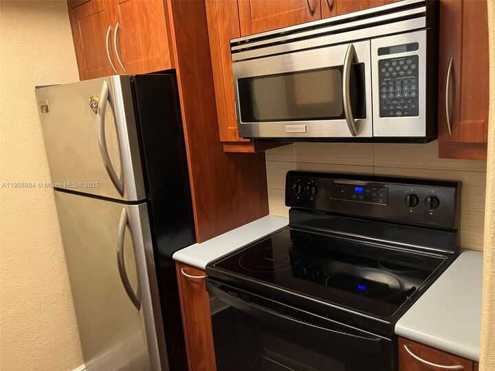 Property Photo: 8500 SW 109th Ave 6-222 FL 33173