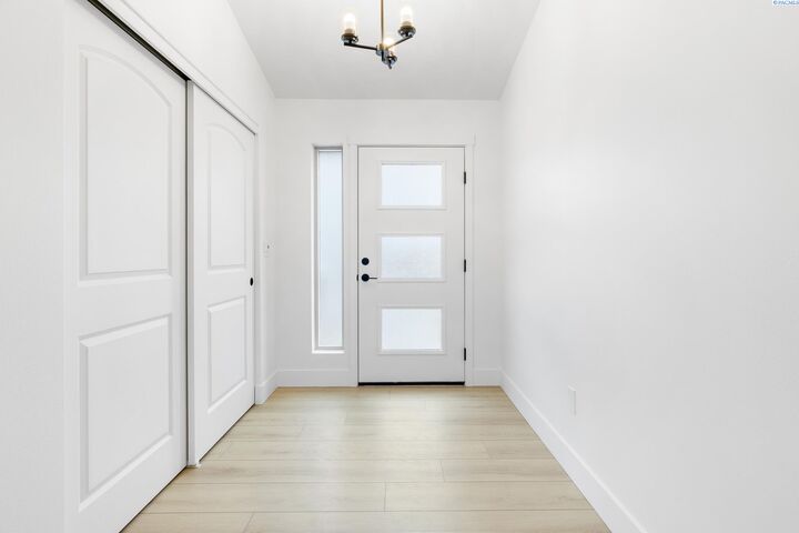 Property Photo: 10506 Lake Dr WA 99301