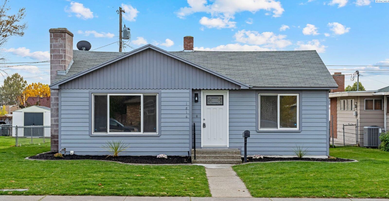 Property Photo:  1816 W Irving  WA 99301 