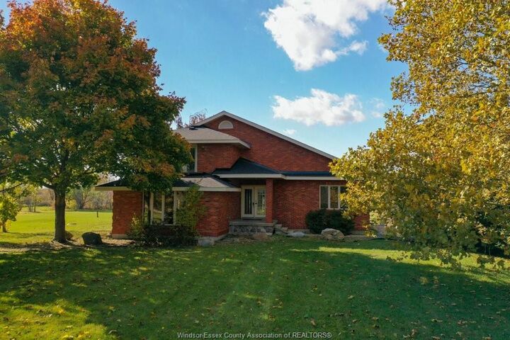 Photo de la propriété: 2495 Division Road North ON N9Y 2E5