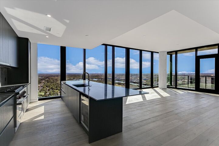 610 Davis Street 4501  Austin TX 78701 photo