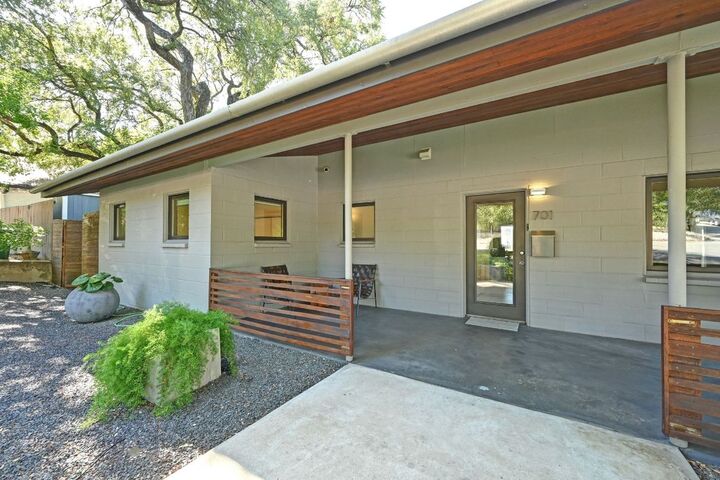 Property Photo: 701 Brownlee Circle TX 78703