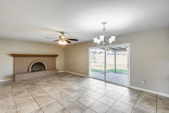 Property Photo:  4420 W Mercer Lane  AZ 85304 