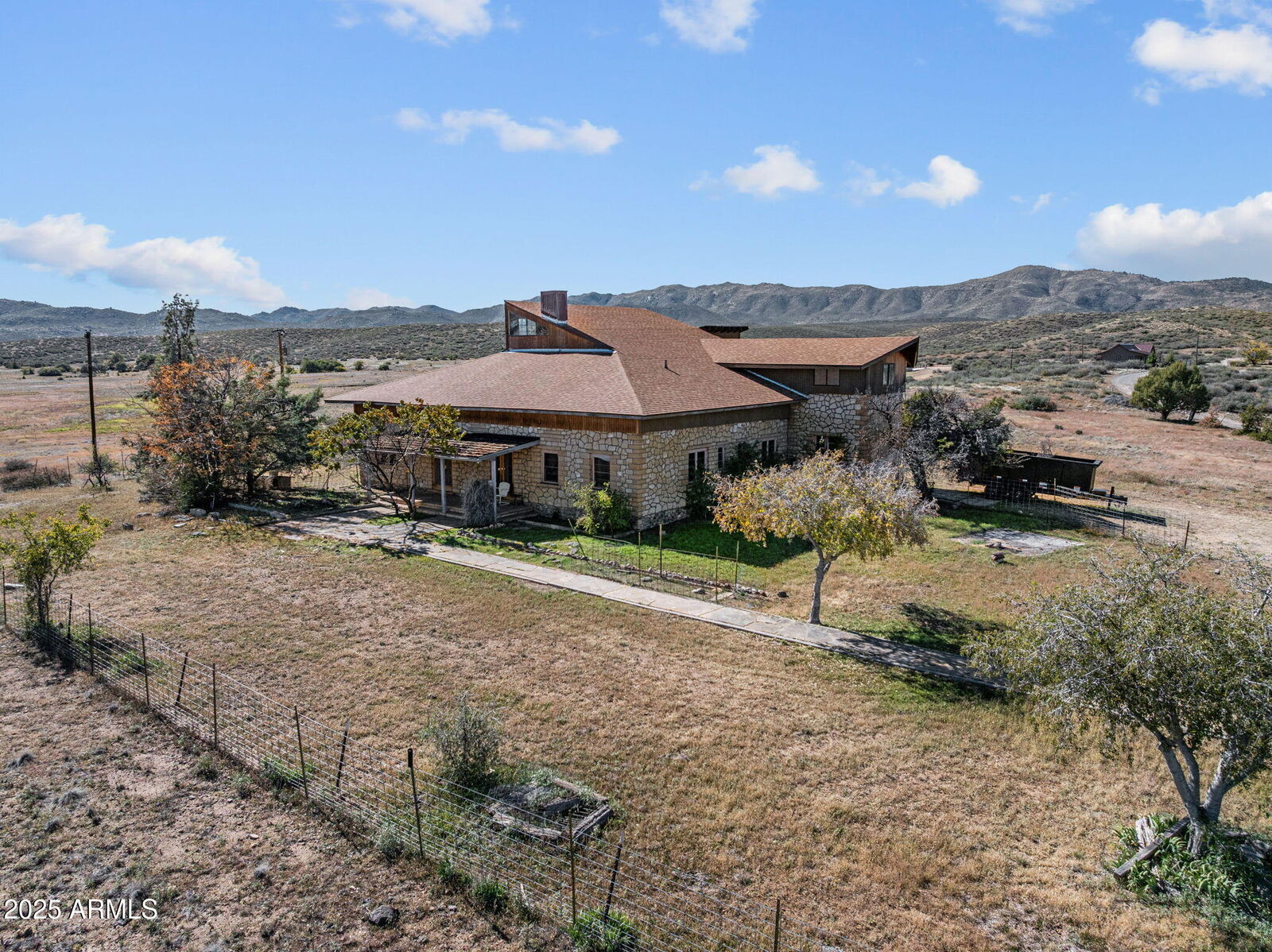 Property Photo: 16057 S Sickles Ranch Road AZ 86332