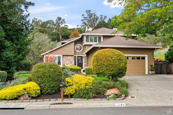 5596 Carriage Lane  Santa Rosa CA 95403 photo