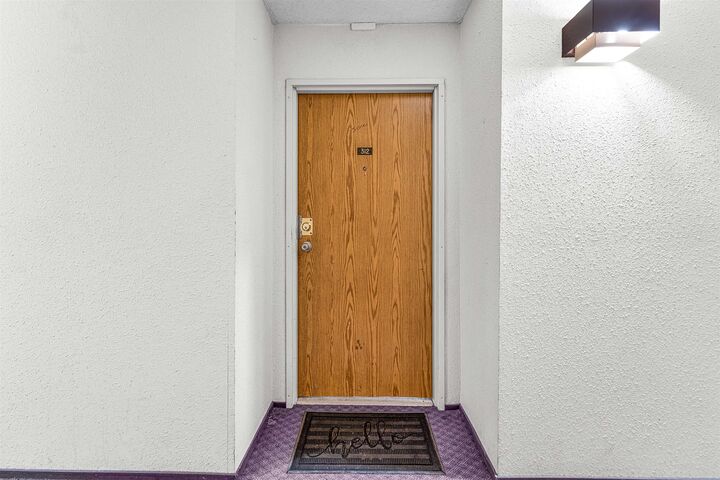 10061 150 Street 312 — photo 1