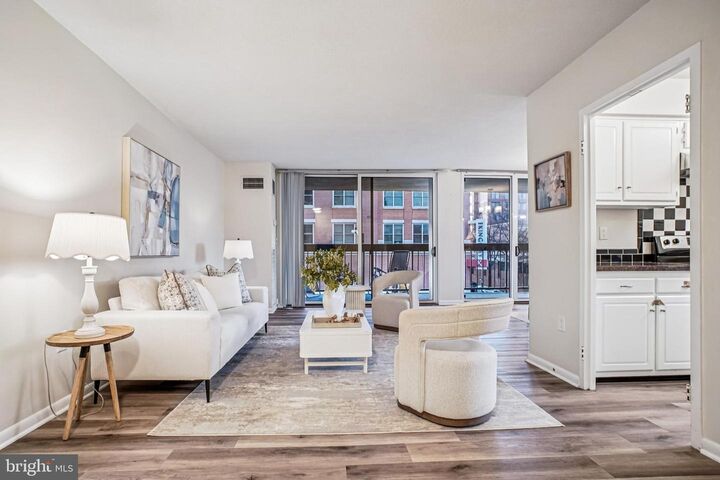 Property Photo: 400 Madison Street 304 VA 22314