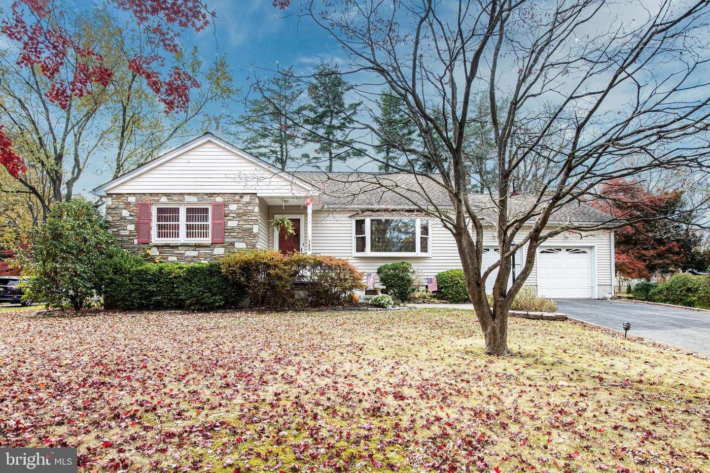 Property Photo:  165 Berwyn Place  NJ 08648 