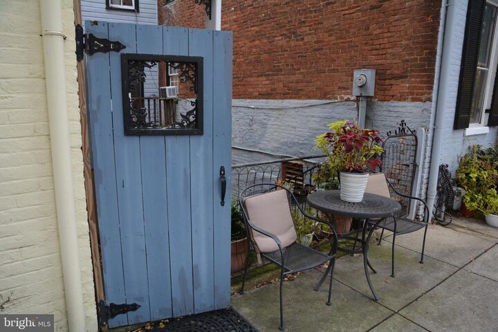 Property Photo: 313 Market Street S MD 21701