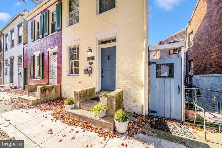 Property Photo:  313 Market Street S  MD 21701 