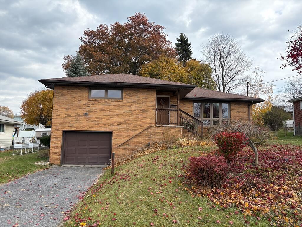 Property Photo:  845 Tener Street  PA 15904 