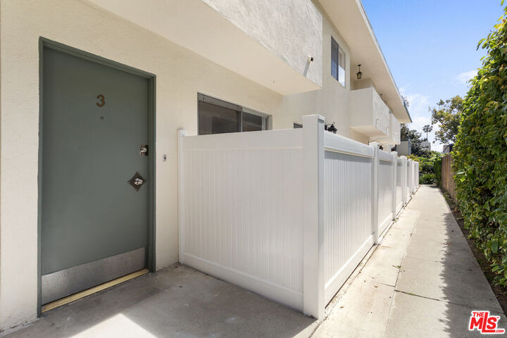 Property Photo:  11947 Kiowa Ave  CA 90049 