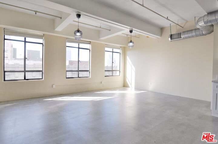 Property Photo: 849 S Broadway CA 90014