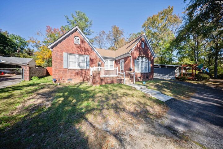 Property Photo: 709 Sunset SC 29203