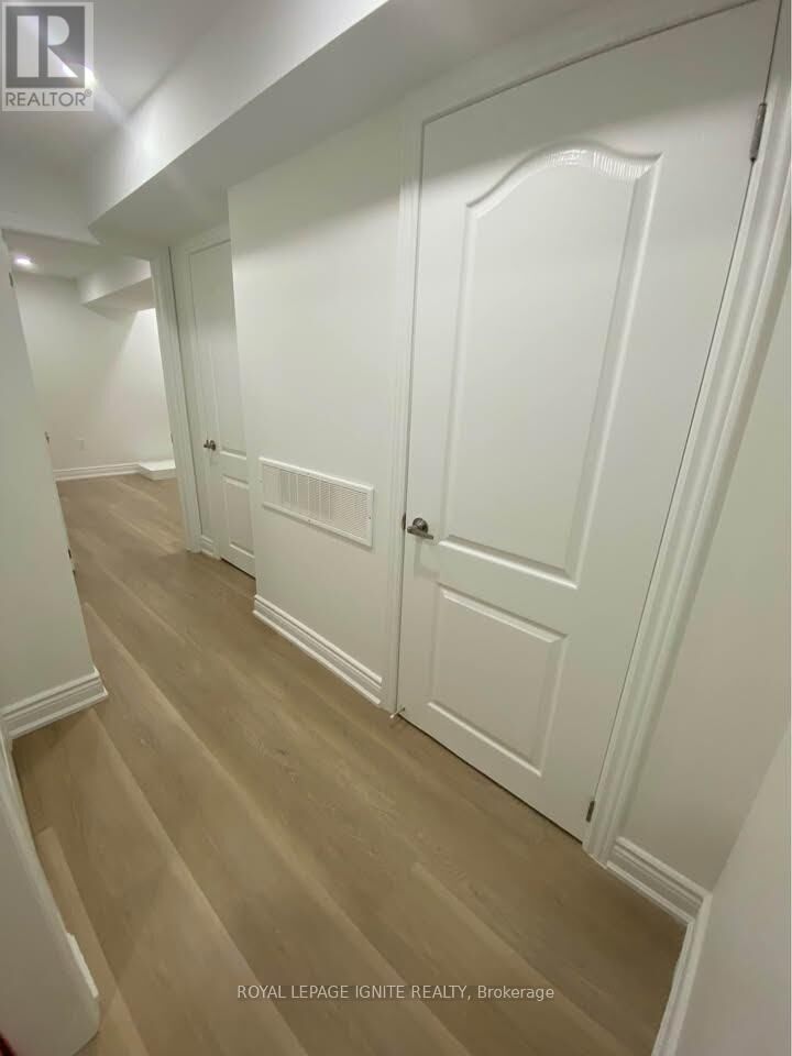 Property Photo: 509 Downes Jackson Heights Bsmt ON L9T 8W2