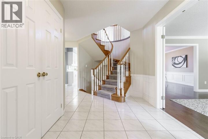 Property Photo:  19 Honeysuckle Crescent  ON L9K 1A9 