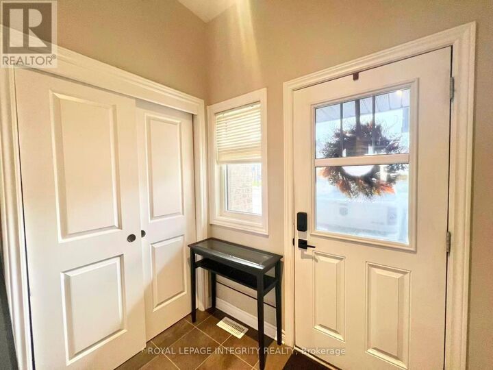 Property Photo:  518 Paine Avenue  ON K2T 0K7 