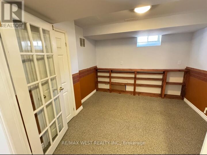 Property Photo:  43 Chiswick Crescent Basement  ON L4G 6P1 