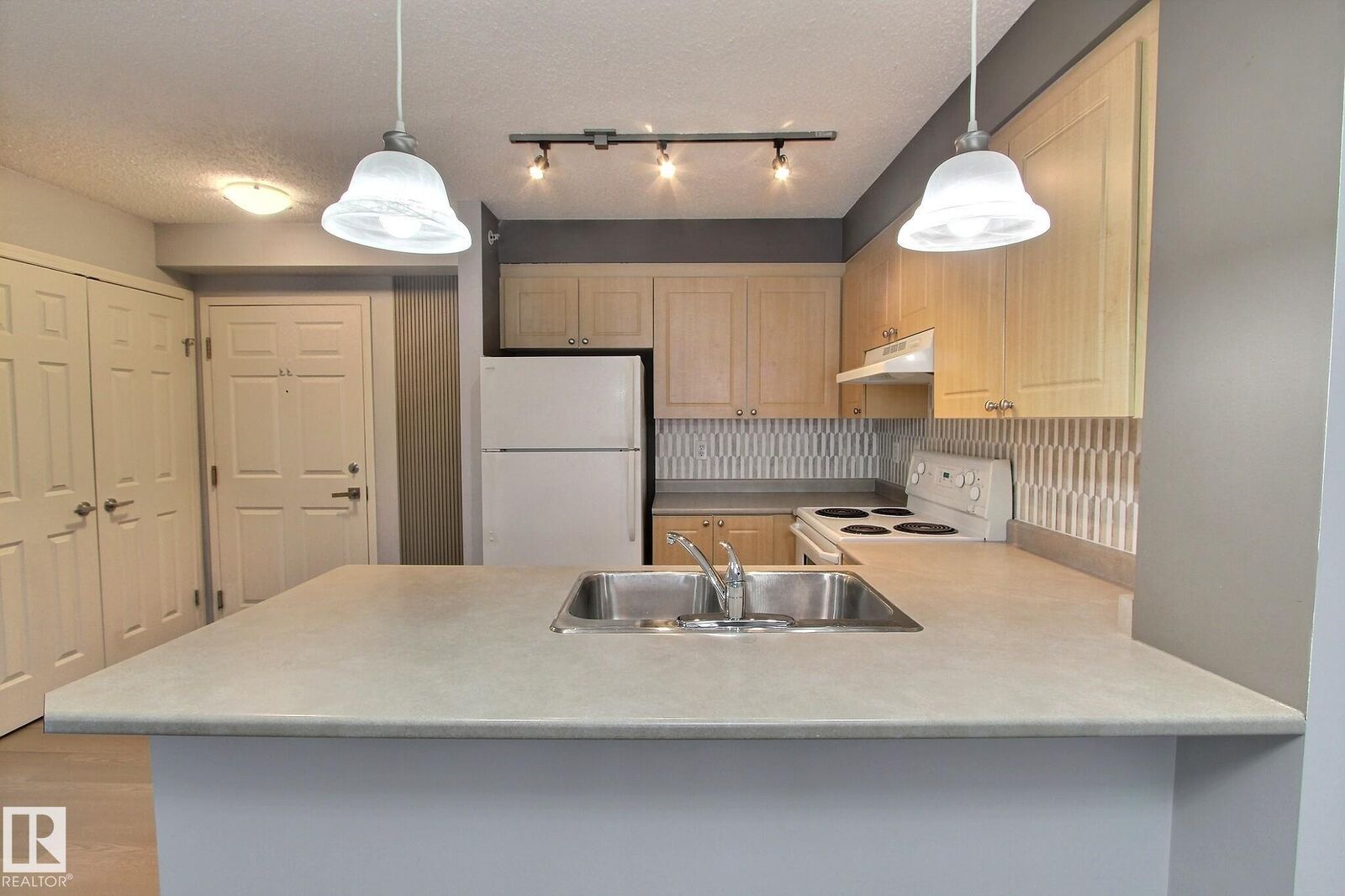 Property Photo:  616 McAllister Loop SW 416  AB T6W 1N1 