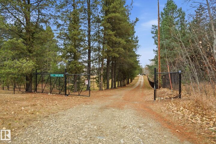 Property Photo:  2012 Parkland Drive  AB T7Y 2S1 