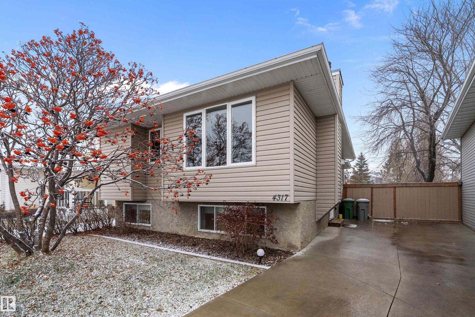 Property Photo: 4317 44 Street AB T4X 1G8