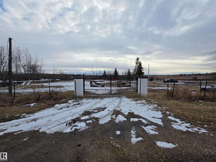 Photo de la propriété:  22541 Twp Road 515A  AB T8C 1H5 