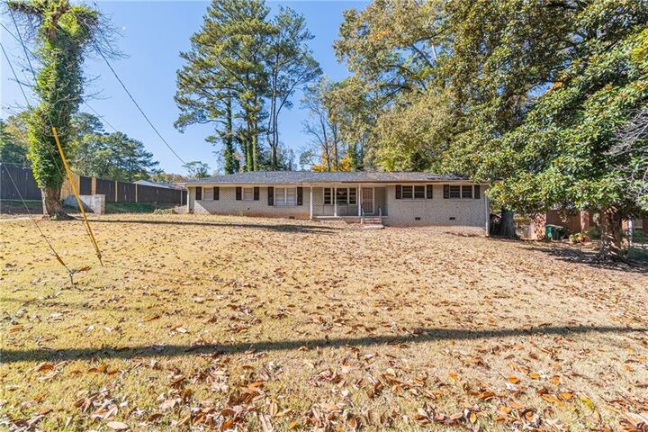Property Photo:  1747 Glenhaven Circle  GA 30035 