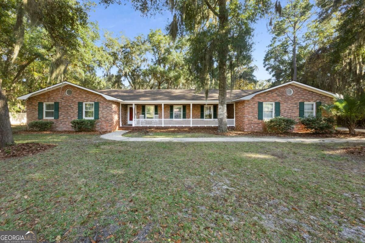 Property Photo: 818 Park Street GA 31558