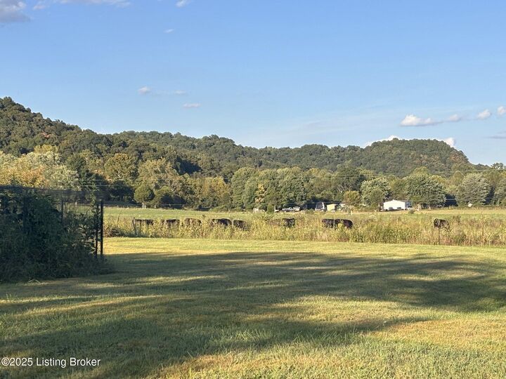 Property Photo: 2381 Knob Creek Rd KY 40165