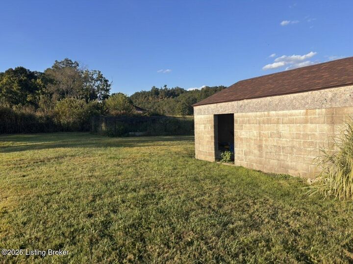 Property Photo:  2381 Knob Creek Rd  KY 40165 
