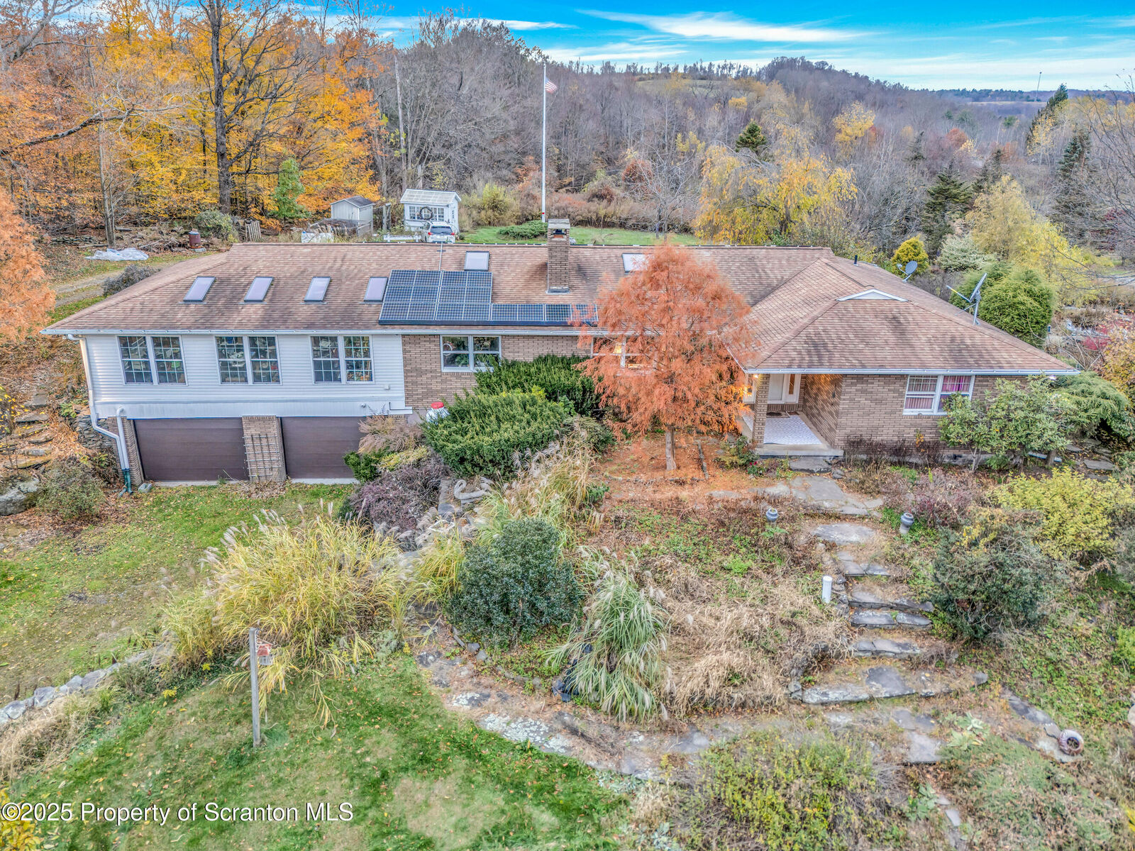 Property Photo:  245 Fawn Lane  PA 18419 