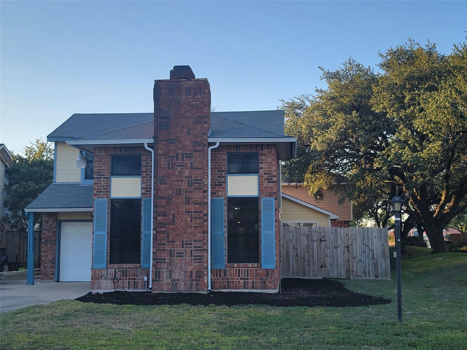 Property Photo:  32 Regency Lane  TX 77088 