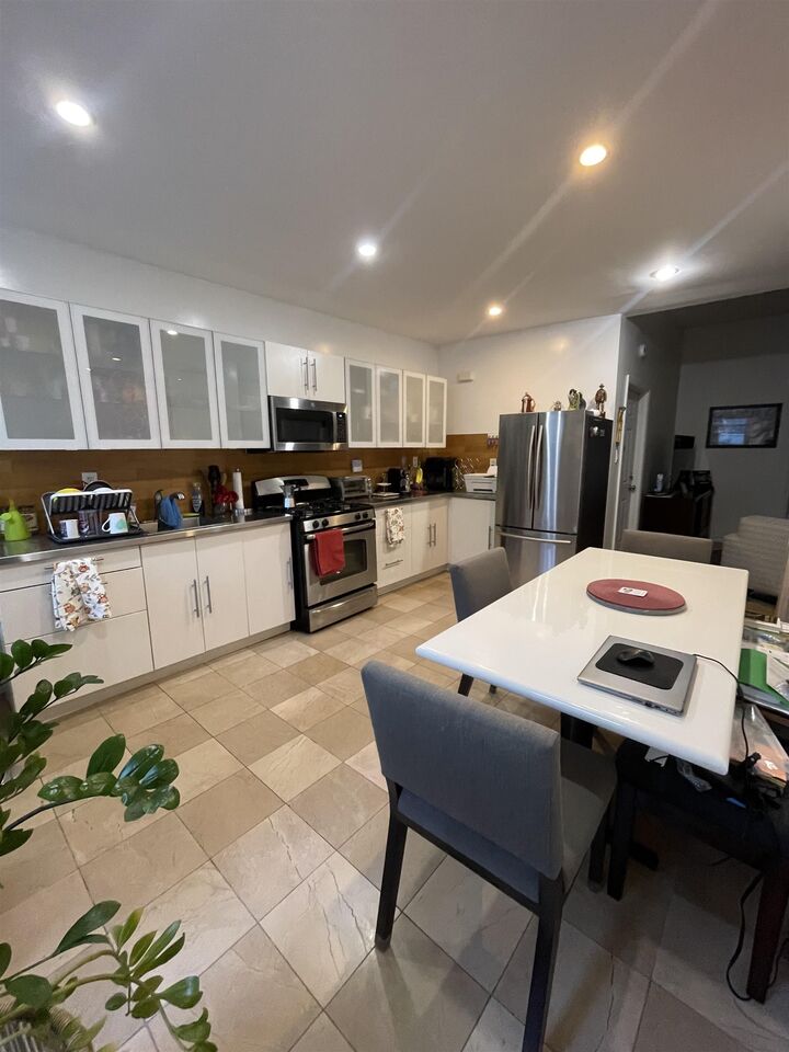 Property Photo:  265-267 Cambridge Ave 1  NJ 07307 