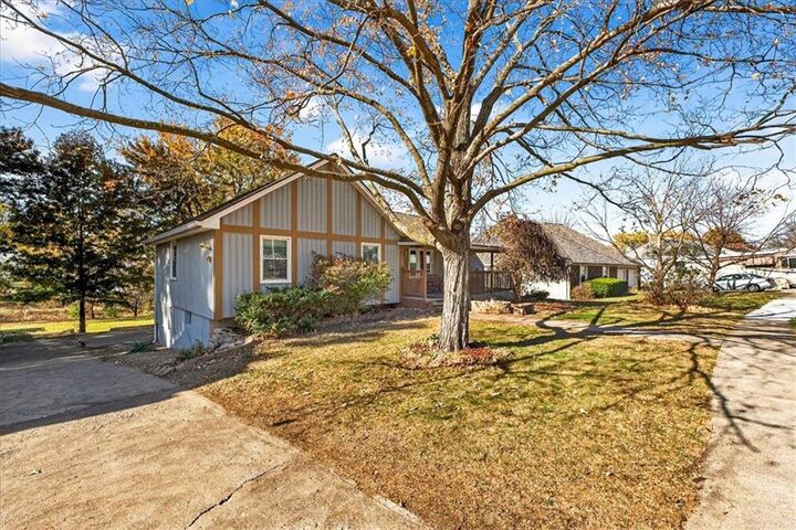 Property Photo: 317 Valley Road KS 66061