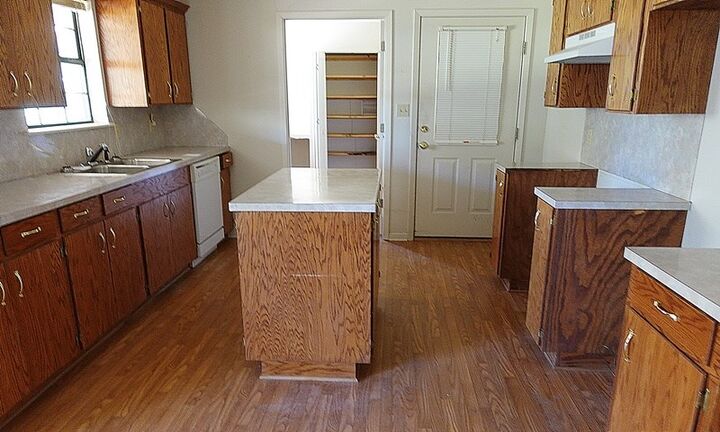 Property Photo:  300 Oak Ln  TX 75935 