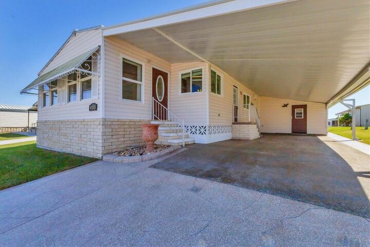 Property Photo: 4215 14th Street E FL 34222