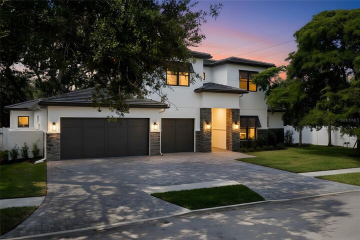 Property Photo: 3512 Camino Real FL 34239